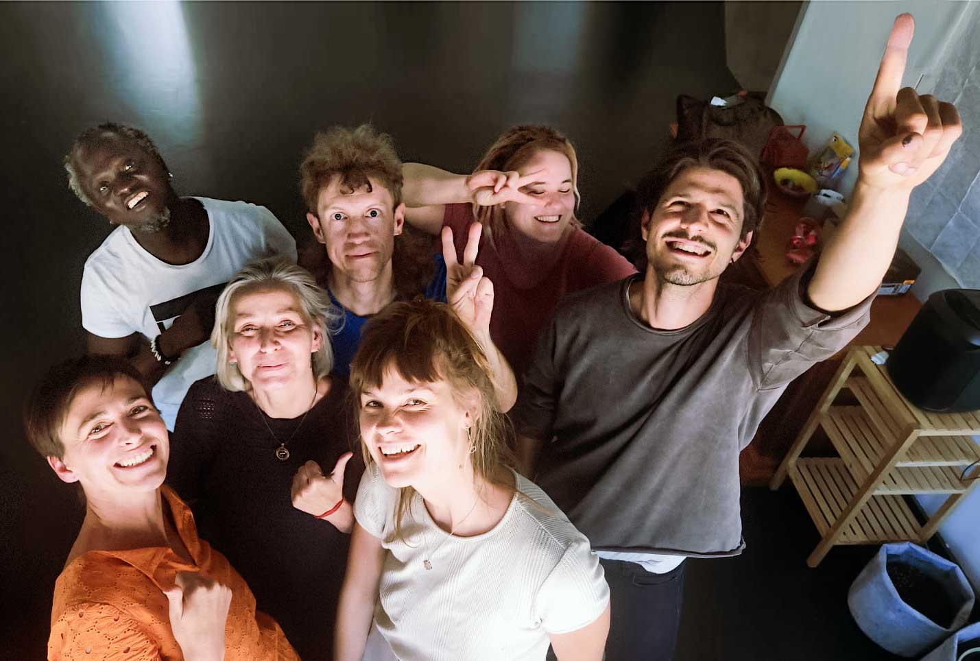 Isa, Steffi, Alina, David, Toni, Jasmin und Armin von den Bunten Begegnungen freuen sich über deine Nachricht!